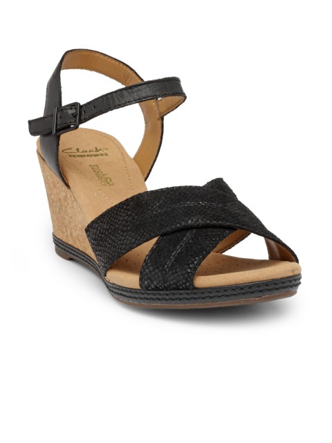 

Clarks Women Black Textured Leather Wedges