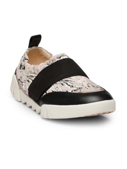 

Clarks Women Grey Printed Leather Slip-On Sneakers