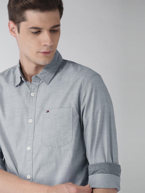 

Tommy Hilfiger Men Grey Snug Slim Fit Solid Casual Shirt