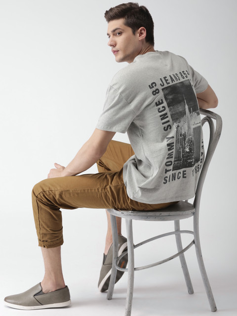 

Tommy Hilfiger Men Grey Printed Round Neck T-shirt