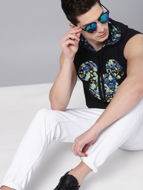 

Kook N Keech Disney Men Black Printed Hooded T-shirt