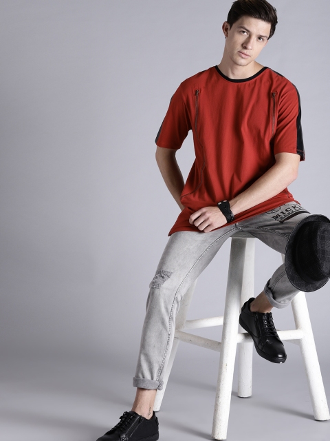 

Kook N Keech Men Red Zipped Longline T-shirt with PU Shoulder Panels