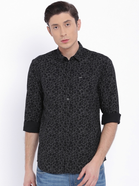 

Lee Men Black Slim Fit Printed Casual Shirt