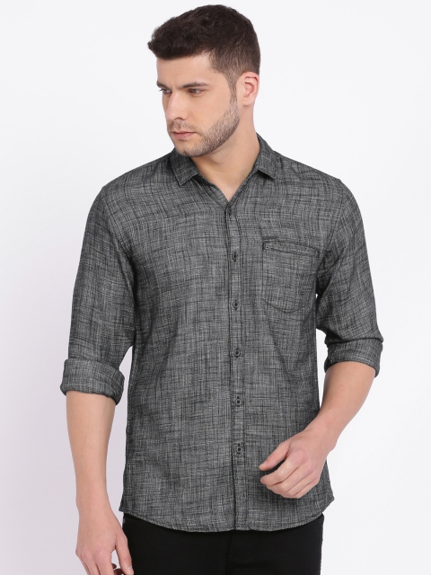 

Wrangler Men Black Regular Fit Solid Casual Shirt