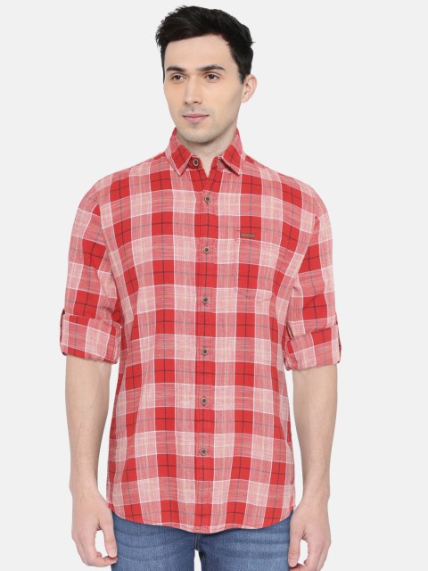 

Wrangler Men Red Regular Fit Checked Casual Shirt