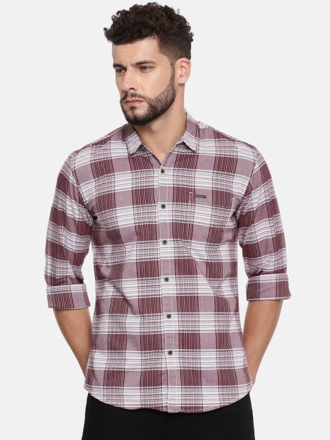 

Wrangler Men Burgundy & White Slim Fit Checked Casual Shirt