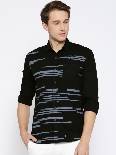 

Wrangler Men Black Slim Fit Printed Casual Shirt