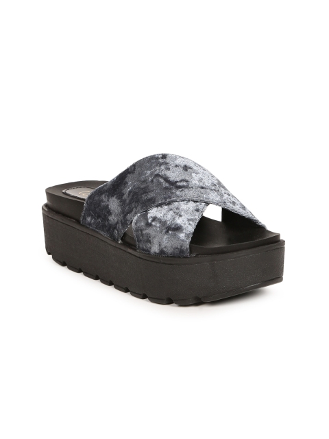 

Catwalk Women Grey Solid Sandals