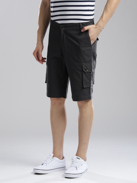 

Hubberholme Men Charcoal Grey Solid Slim Fit Cargo Shorts