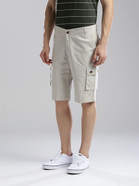 

Hubberholme Men Light Grey Solid Slim Fit Cargo Shorts