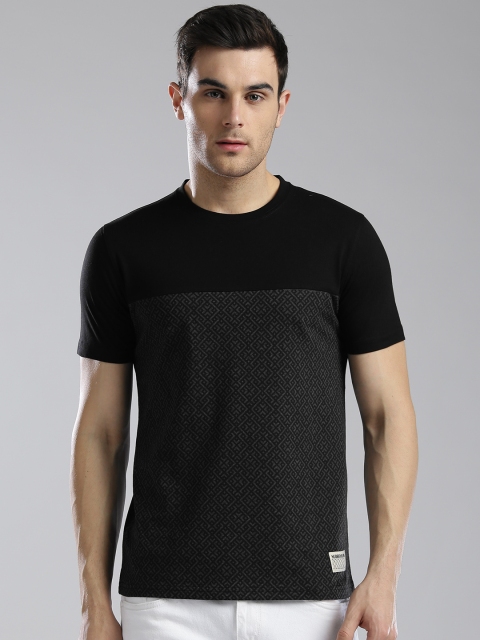 

Hubberholme Men Black & Grey Melange Printed Round Neck T-shirt