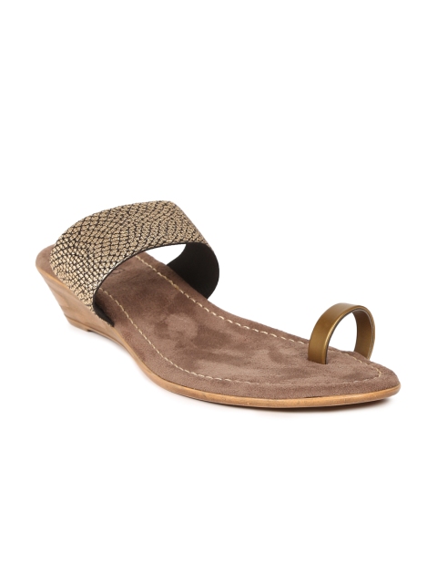 

Inc 5 Women Gold-Toned Textured Sandals