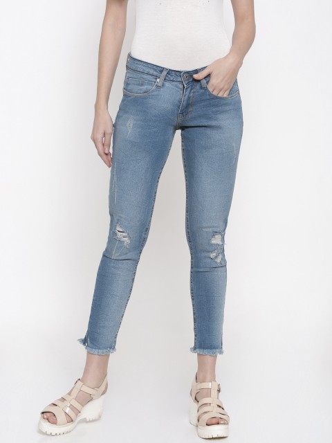 

People Women Blue Skinny Fit Mid-Rise Low Distress Stretchable Cropped Jeans