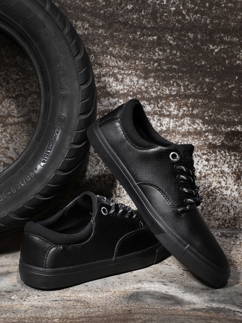 

Roadster Men Black Sneakers