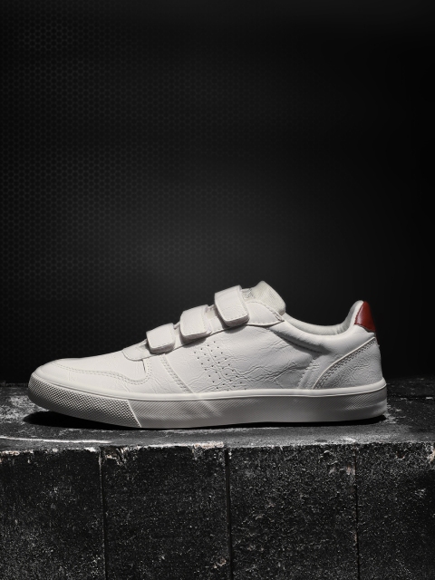 

Roadster Men White Sneakers