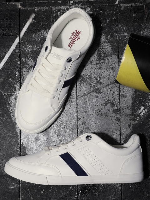 

Roadster Men White Sneakers