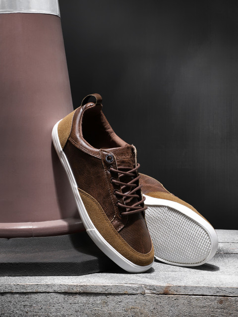 

Roadster Men Brown Sneakers