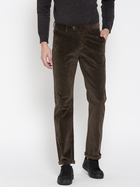 

Blackberrys Men Olive Brown Sharp Fit Solid Corduroy Trousers
