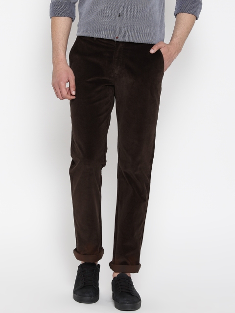 

Blackberrys Men Brown Sharp Fit Solid Corduroy Trousers