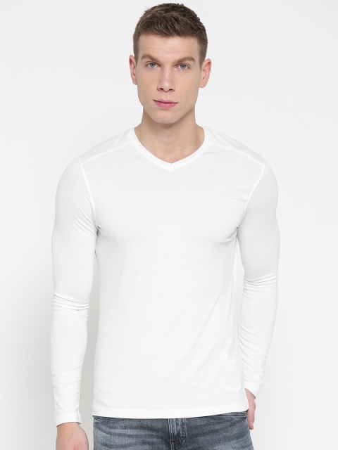 

Blackberrys Men White Solid V-Neck T-shirt