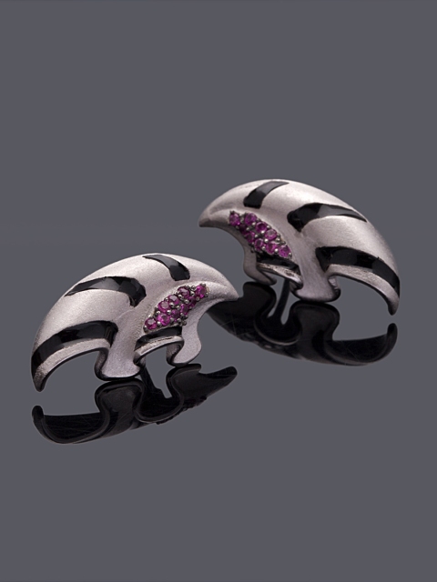 

Studio Voylla Flamenco Silver-Toned & Pink Crescent Shaped Studs