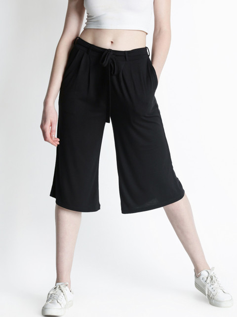 

Ajile by Pantaloons Women Black Solid Regular Fit Capris