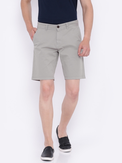 

Pepe Jeans Men Grey Solid Slim Fit Chino Shorts