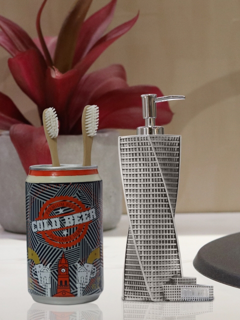 

Shresmo Set of 2 Grey & White Textured Bathroom Accessories