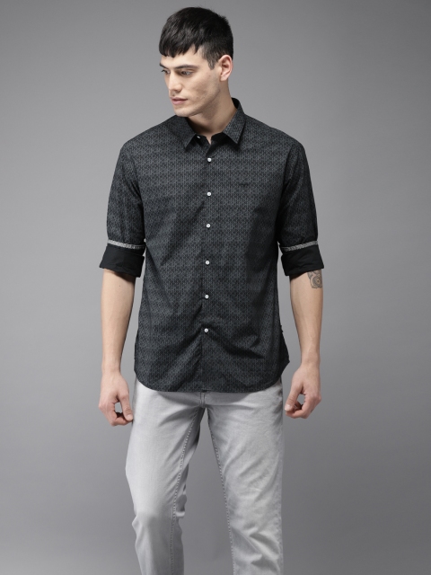 

Flying Machine Men Black Comfort Slim Fit Printed Casual Shirt
