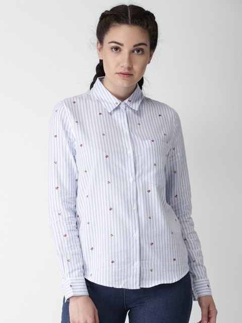 

FOREVER 21 Women Blue & White Regular Fit Striped Casual Shirt