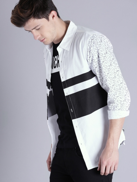 

Kook N Keech Disney Men White & Black Regular Fit Colourblocked Casual Shirt