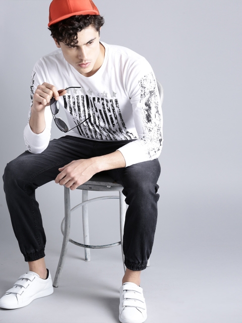 

Kook N Keech Men White Printed Round Neck T-shirt