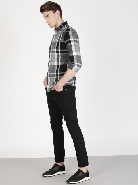 

ether Men Black & White Slim Fit Checked Casual Shirt