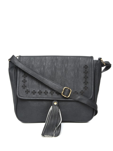 

Kanvas Katha Black Solid Sling Bag
