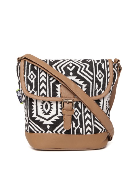 

Kanvas Katha Black & Off-White Textured Sling Bag