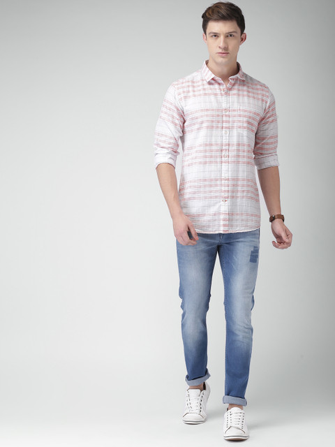 

Mast & Harbour Men White & Pink Slim Fit Checked Casual Shirt