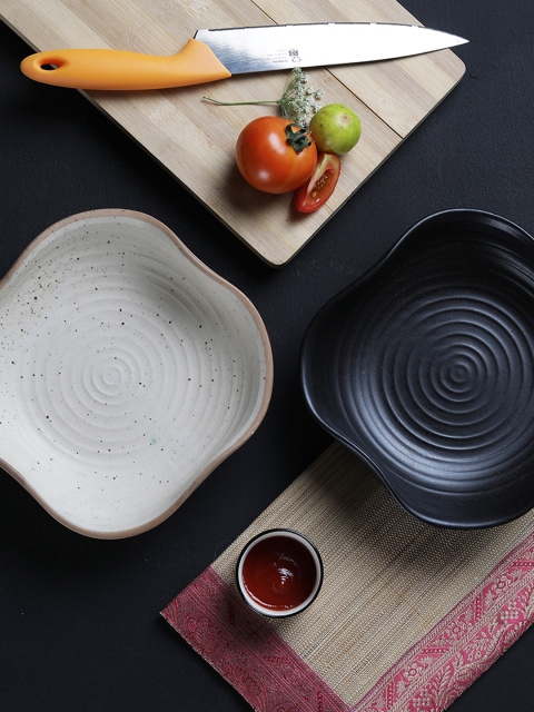 

MIAH Decor Set of 2 Cream-Coloured & White Solid Ceramic Plates Set