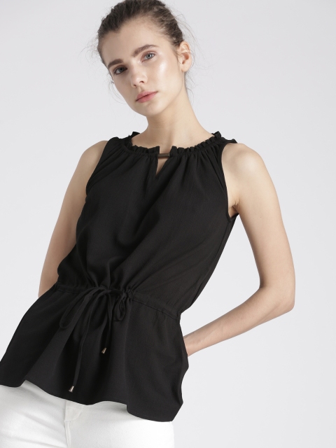 

Chemistry Women Black Solid Cinched Waist Top