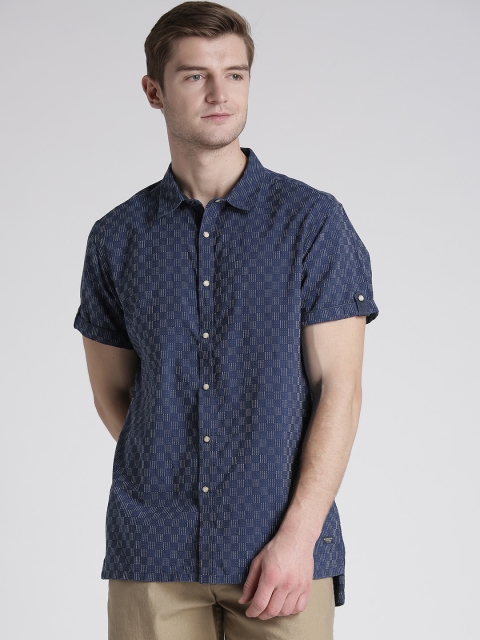 

Splash Men Navy Blue & White Slim Fit Checked Casual Shirt