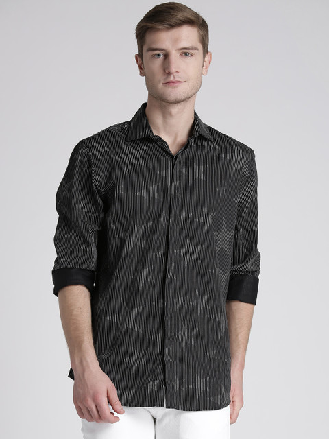 

Splash Men Black & White Slim Fit Star Print Casual Shirt