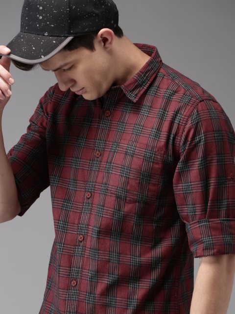 

Moda Rapido Men Maroon Regular Fit Checked Casual Shirt
