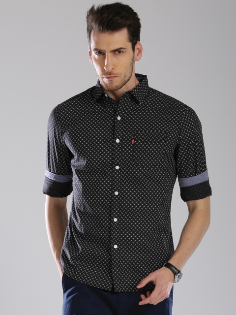 

Levis Men Black Slim Fit Printed Casual Shirt