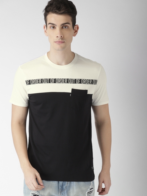 

Levis Men Black & Off-White Printed Round Neck T-shirt