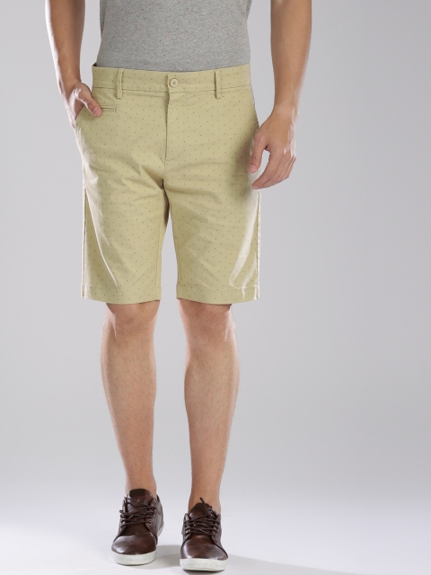

Levis Men Beige Printed Regular Fit Chino Shorts