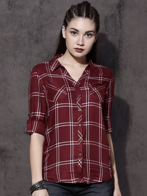 

Roadster Women Red Slim Fit Checked Casual Shirt