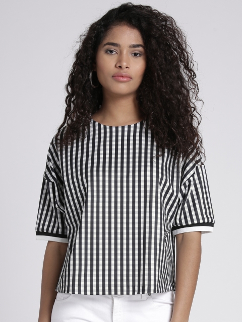 

Splash Women Black & White Checked Boxy Top