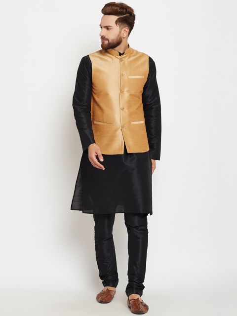 

SOJANYA Men Black & Beige Solid Kurta with Churidar