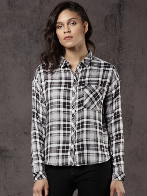

Roadster Women Black & White Relaxed Regular Fit Checked Casual Shirt