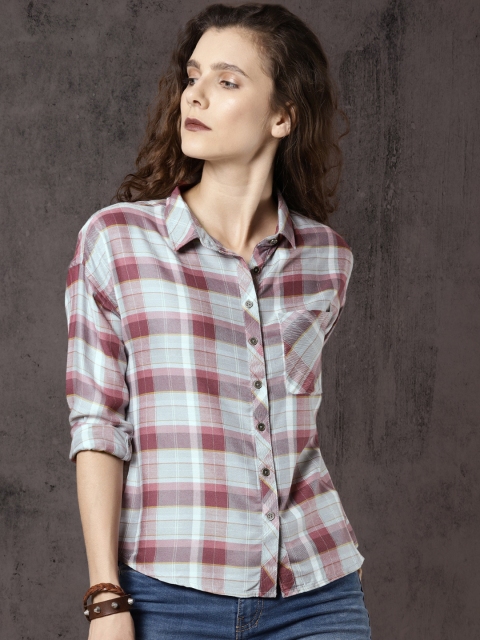 

Roadster Time Travlr Women Pink & Off-White Relaxed Regular Fit Checked Casual Shirt