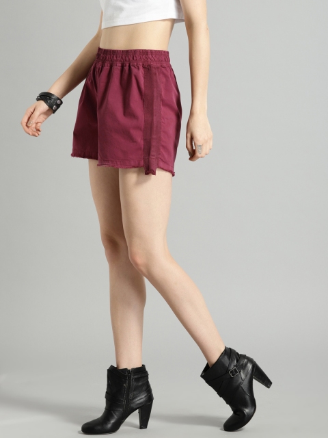 

Roadster Time Travlr Women Burgundy Solid Regular Fit Regular Shorts